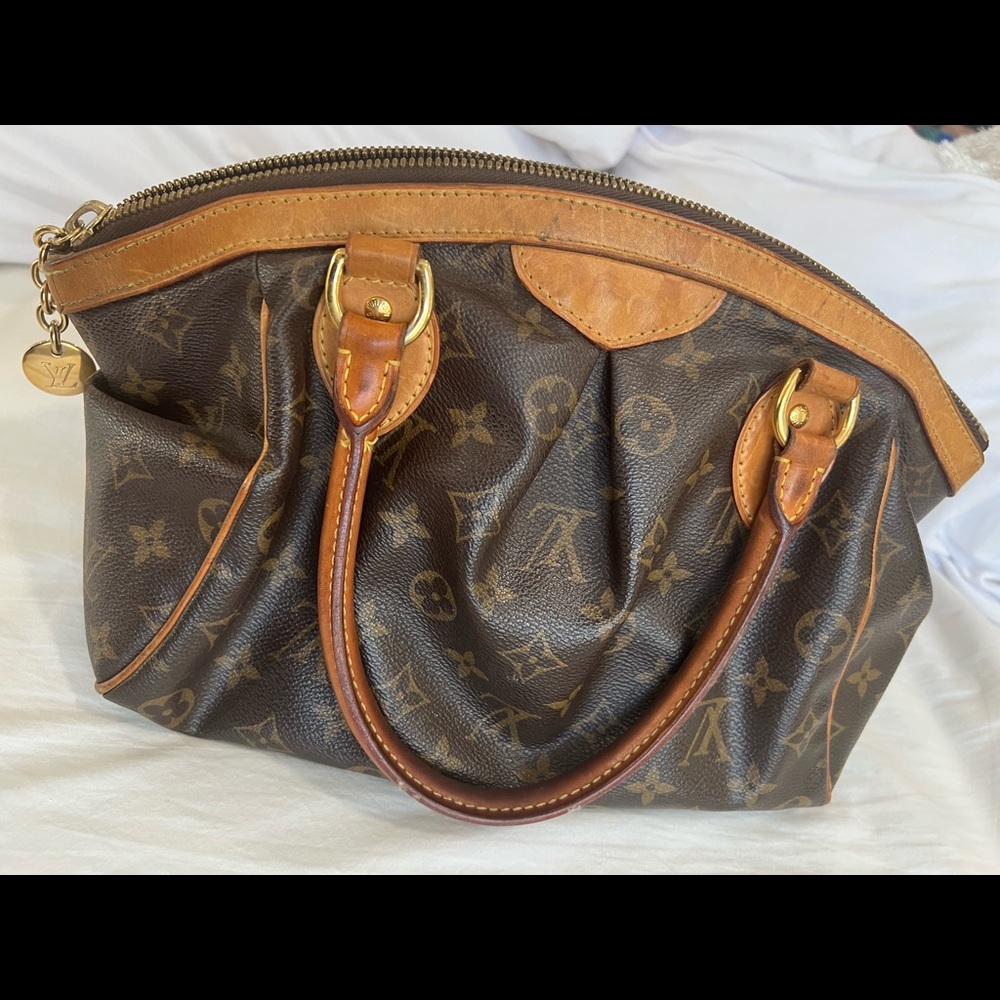 *Authentic* Louis Vuitton Tivoli GM